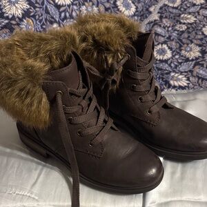 Brown Fur-Lined Women's Boots UGG brand